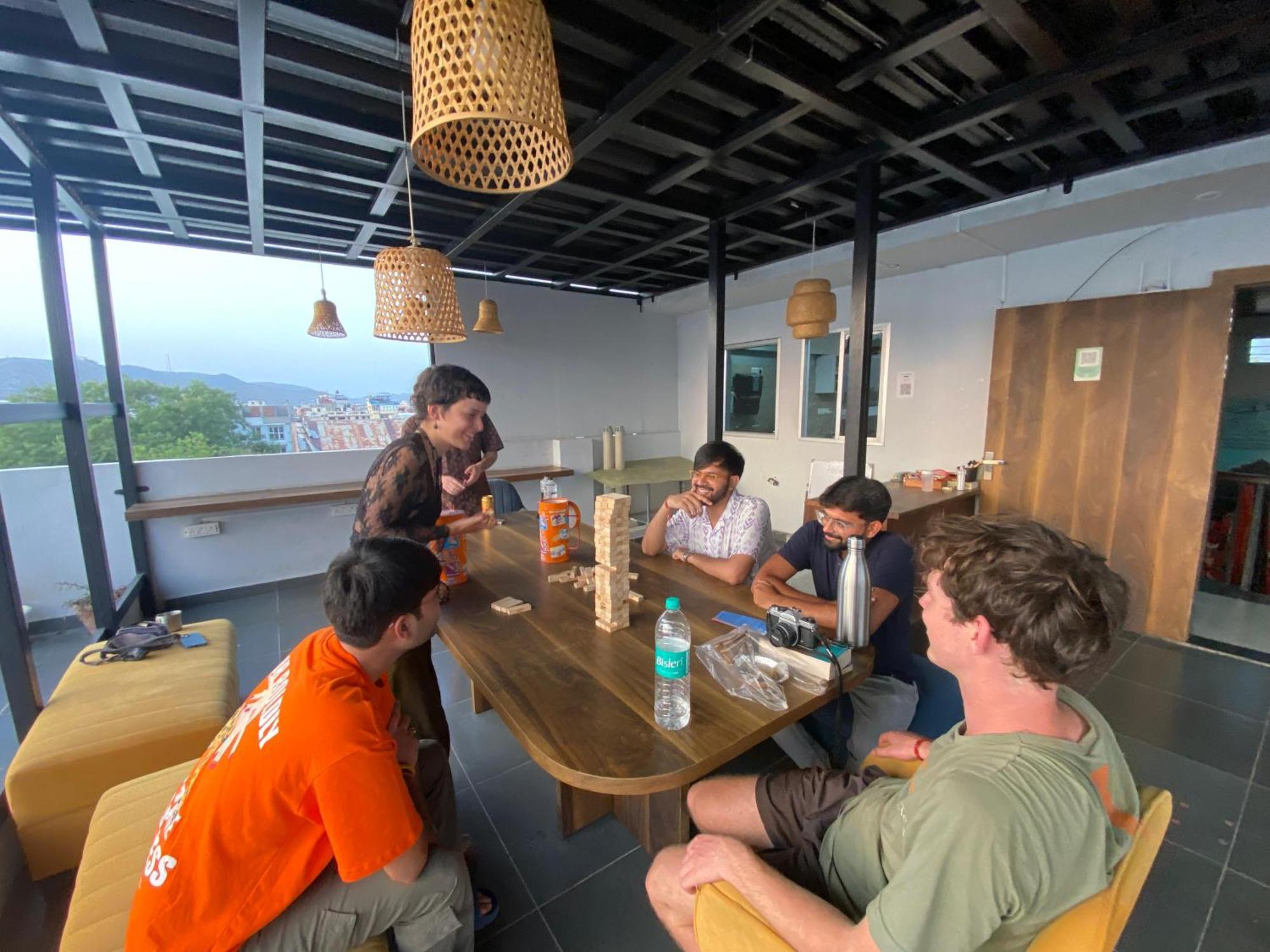 Madpackers Jaipur Hostel ภายนอก รูปภาพ