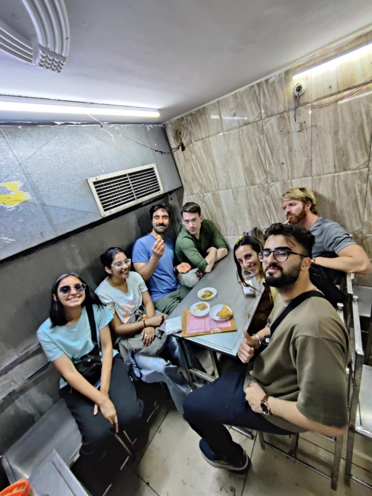 Madpackers Jaipur Hostel ภายนอก รูปภาพ