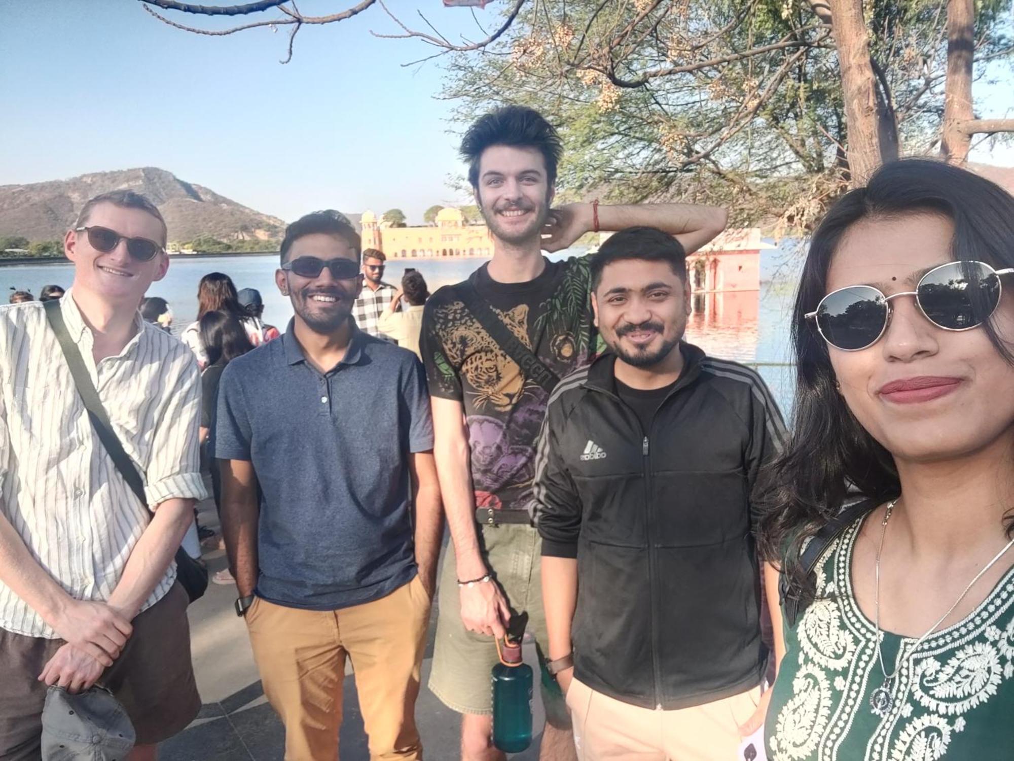 Madpackers Jaipur Hostel ภายนอก รูปภาพ